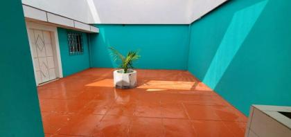 Vendo Casa a Orilla de Calle en Santa Ana para Vivir o Negocio
