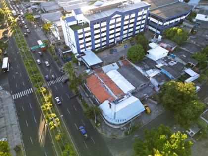 Amplio local comercial sobre bulevar de los heroes